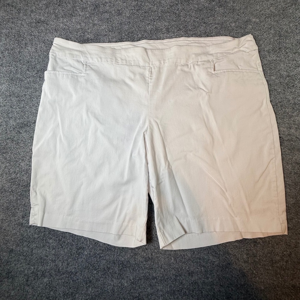 Terra & Sky Womens Plus Size 2X White Pull On Stretch Bermuda Shorts 20W-22W
